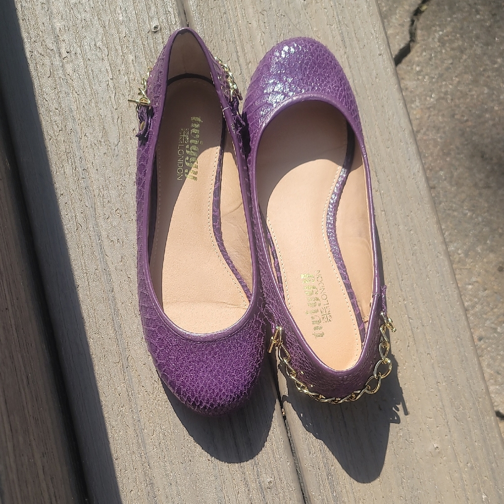 Twiggy LONDON Purple Flats with Gold Chain Accent